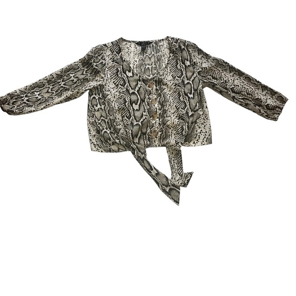 Streetwear Society snakeskin print crop top faux button down 3/4 Sleeve size M - Picture 11 of 15